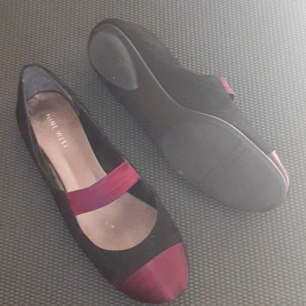 Shoes - Picture 2 of 4